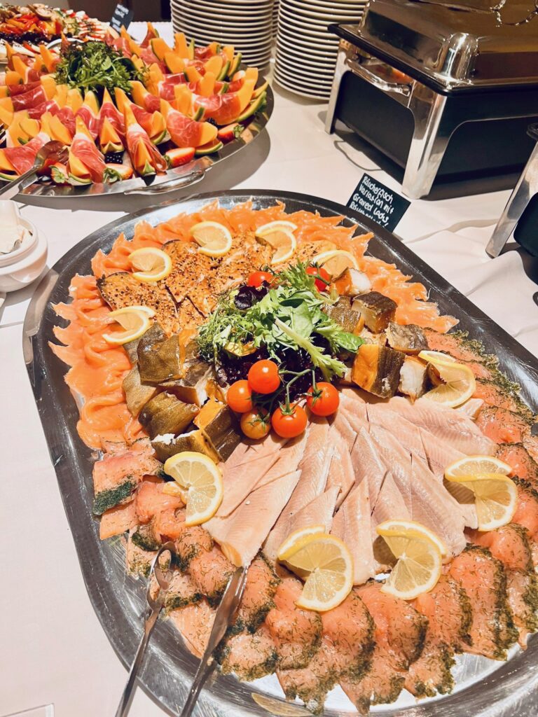 Koehlehotel_Goldener_pflug_Ludwigsburg_Buffet_20223 (25) koehlehotels-hotel-goldener-pflug-ludwigsburg-Koehlehotel Goldener pflug Ludwigsburg Buffet 20223 25