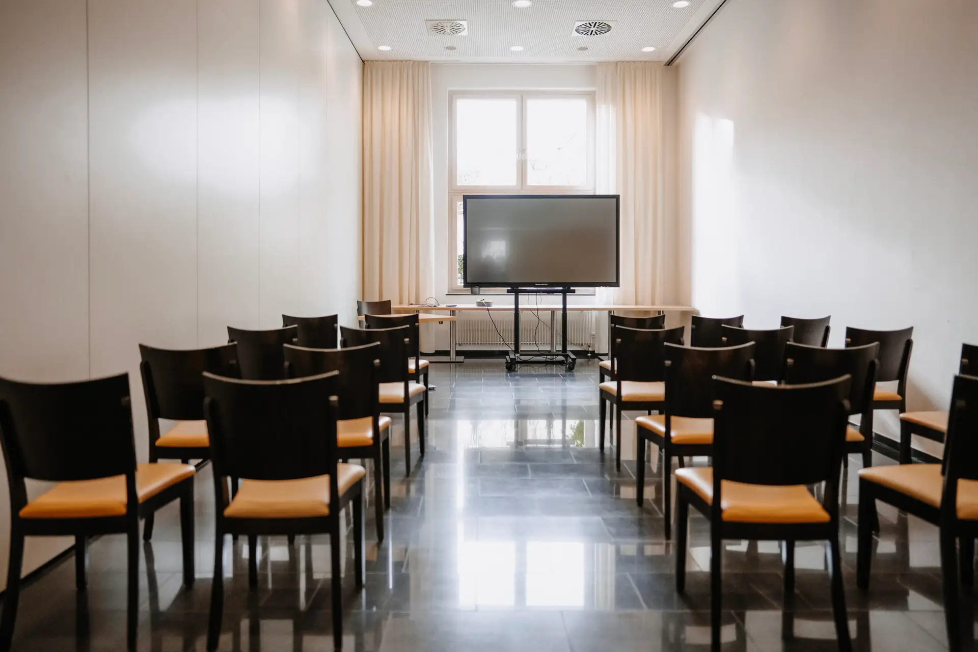 Tagungsraum in Ludwigsburg im Hotel Goldener Pflug mit moderner Präsentationstechnik