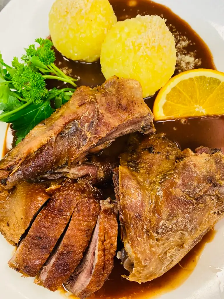 Gänsebraten mit Beilagen